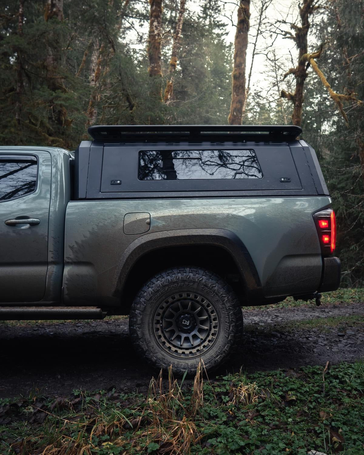 17x8.5 Black Rhino Barrage Desert Sand on Matte Black