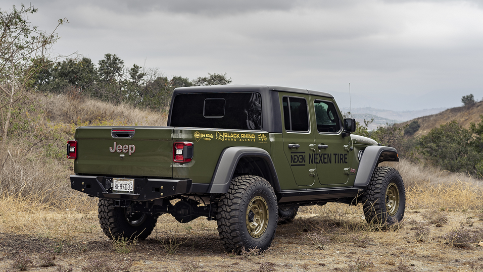 17x8.5 Black Rhino Convoy Gator Green