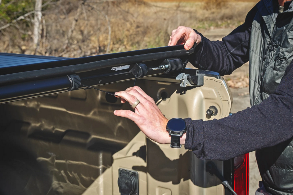 Rough Country Hard Roll Cover 2023-2025 Chevy Colorado / GMC Canyon 2WD/4WD (5' Bed)