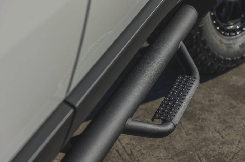 Rough Country Nerf Steps Cab Length 2024-2025 Toyota Land Cruiser 4WD