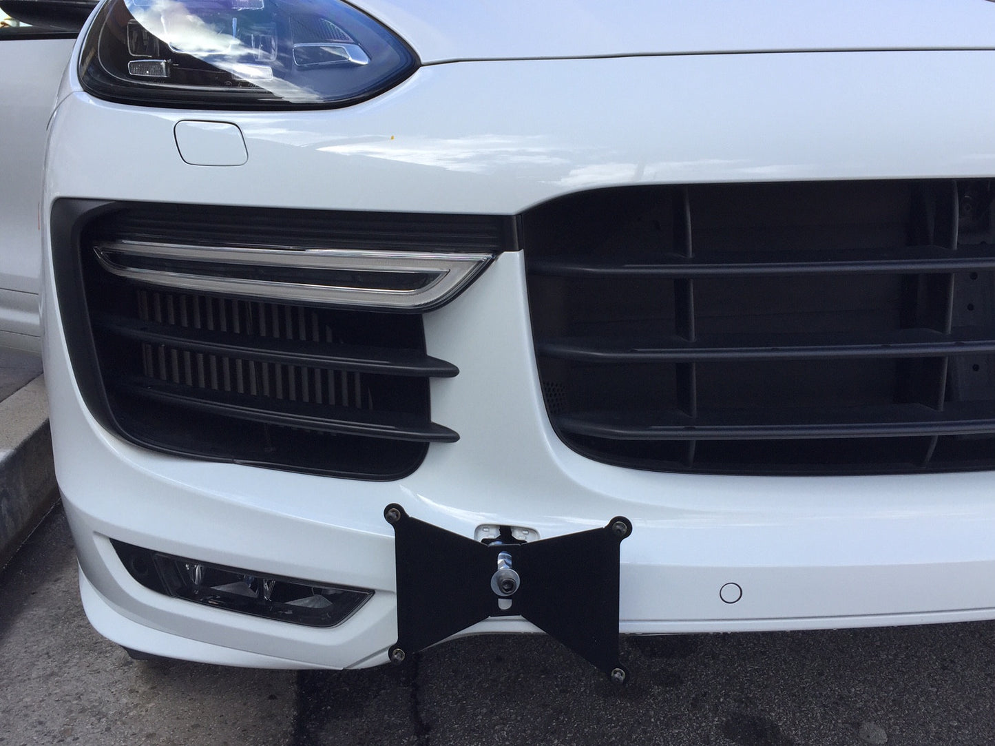 DARKSIDE Front Tow Hook License Plate Mount 2015-2017 Porsche 958.2 Cayenne