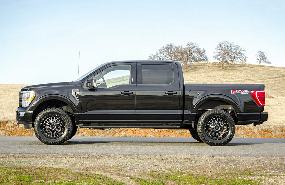 ReadyLift 2021-2024 Ford F-150 2.0" Leveling Kit (2WD/4WD)