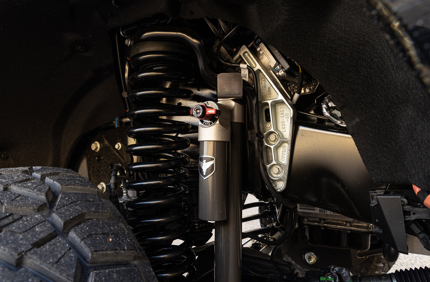 ReadyLift 6" Coil Spring Suspension System with Falcon MAX3.3 Shocks and Radius Arms 2023-2025 Ford Super Duty F250/F350 4WD