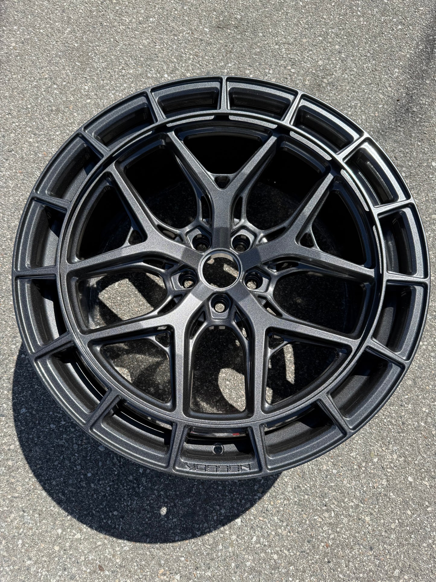 22x9.0 Vossen HFX-1 / Anthracite