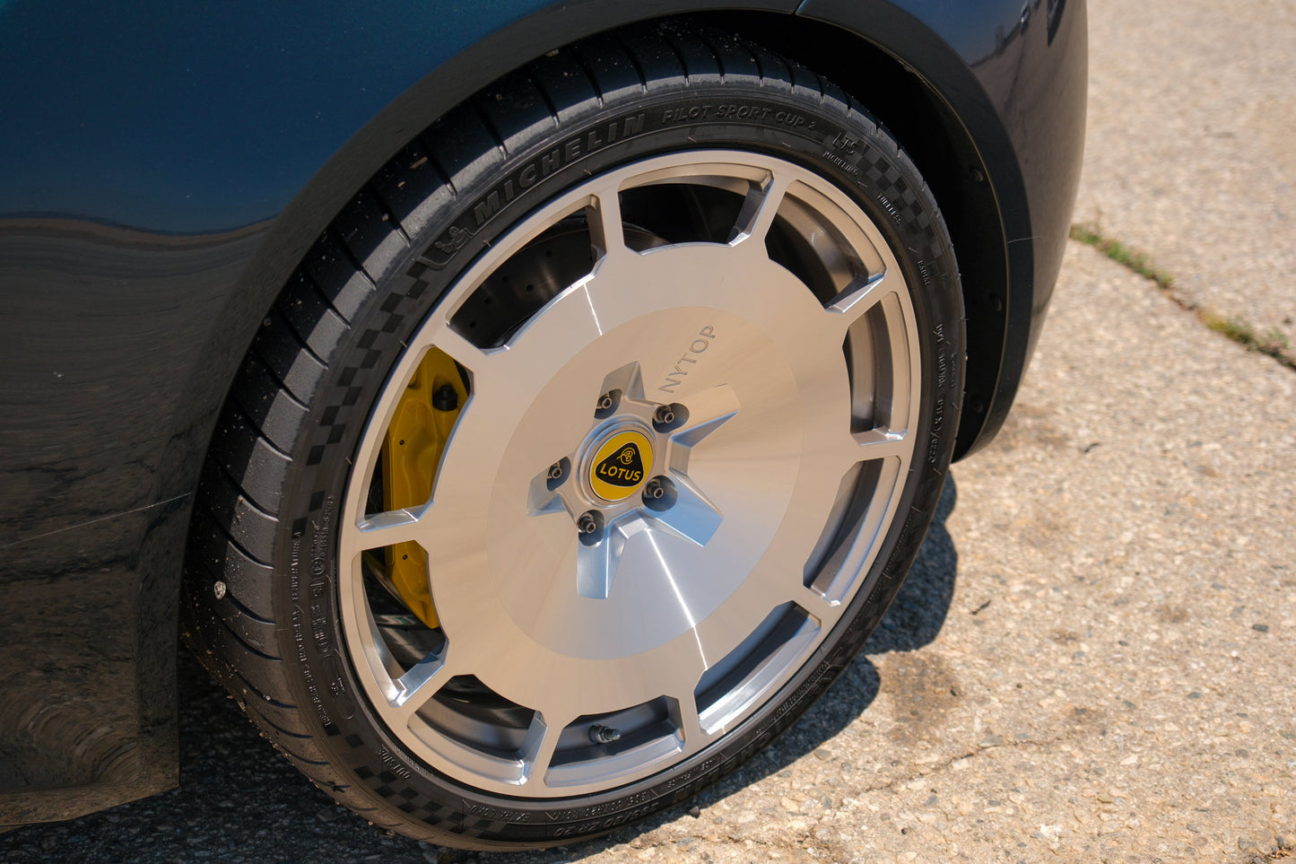 20x8.5 ADV-Classic for Lotus Emira