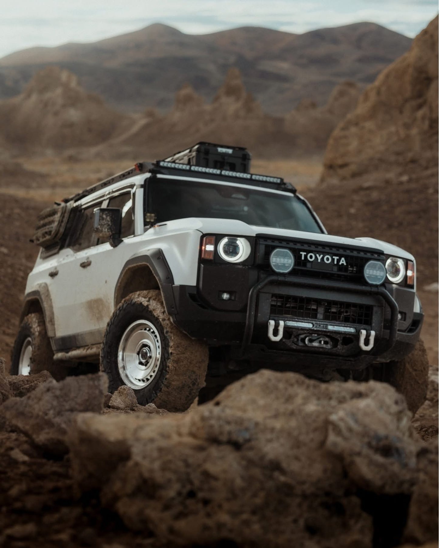 17x8.0 Black Rhino BR036 Basin Gloss Silver w/ Machined Face