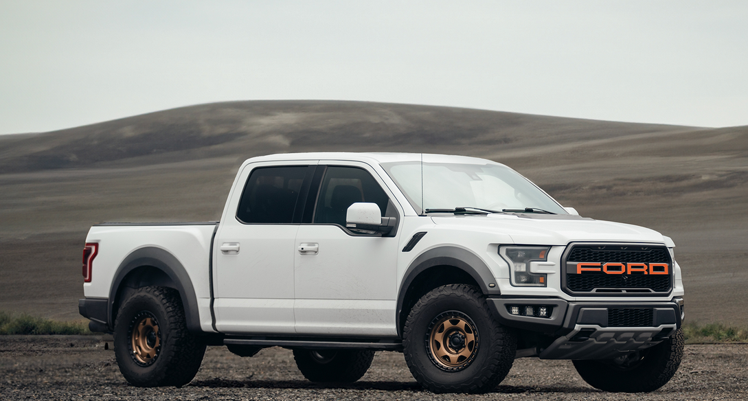 17x8.5 Black Rhino Voyager Matte Bronze w/Matte Black Lip