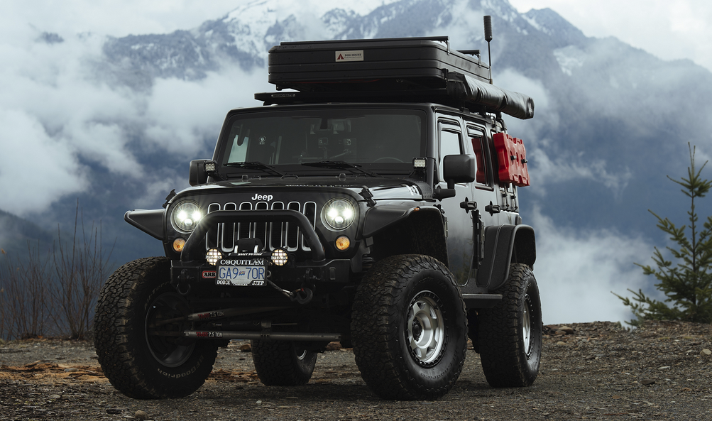 17x8.5 Black Rhino Voyager Silver Machined w/Matte Black Lip