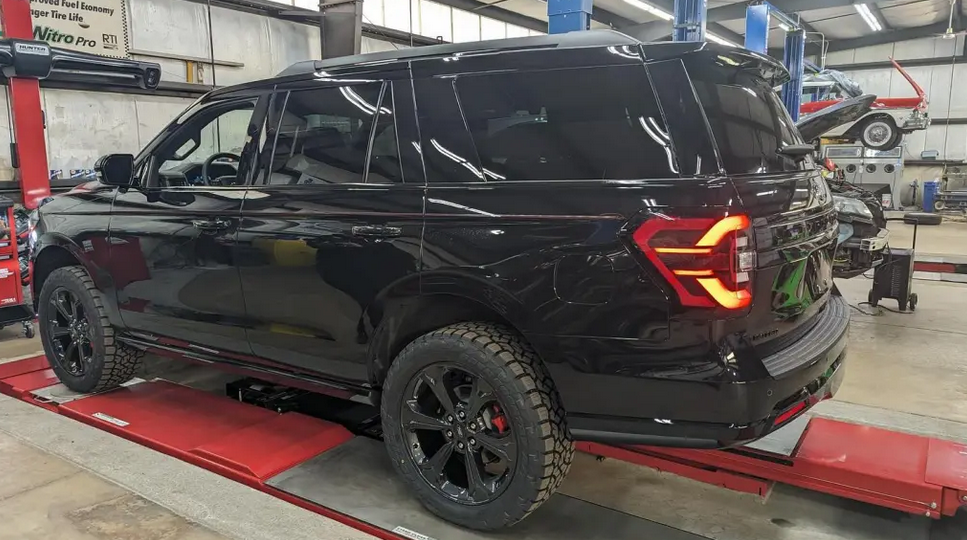 Traxda Lift Kit 2003-2024 Ford Expedition / 2003-2024 Lincoln Navigator (NON AIR BAG) Front 2.75" / Rear 2.25"