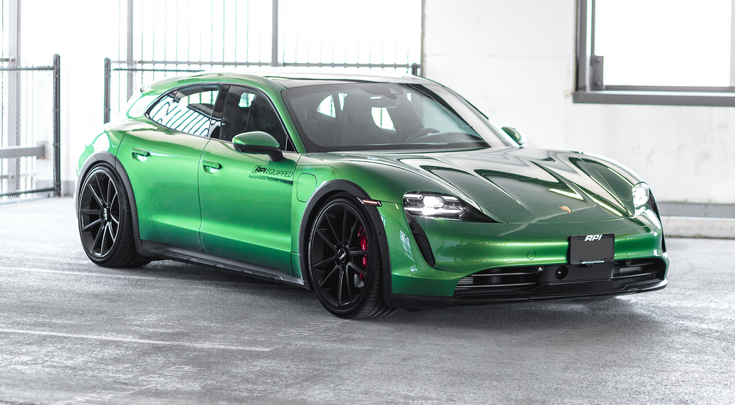 21x10.5 Rotiform BTL Matte Black w/ Black Cap