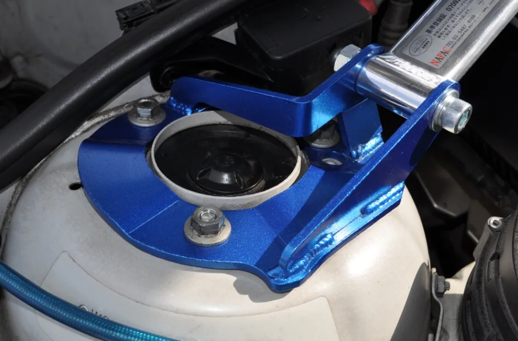 Cusco Type OS Front Strut Bar 1998-2005 BMW 323 / 325 / 328 / 330 / M3 (E46)