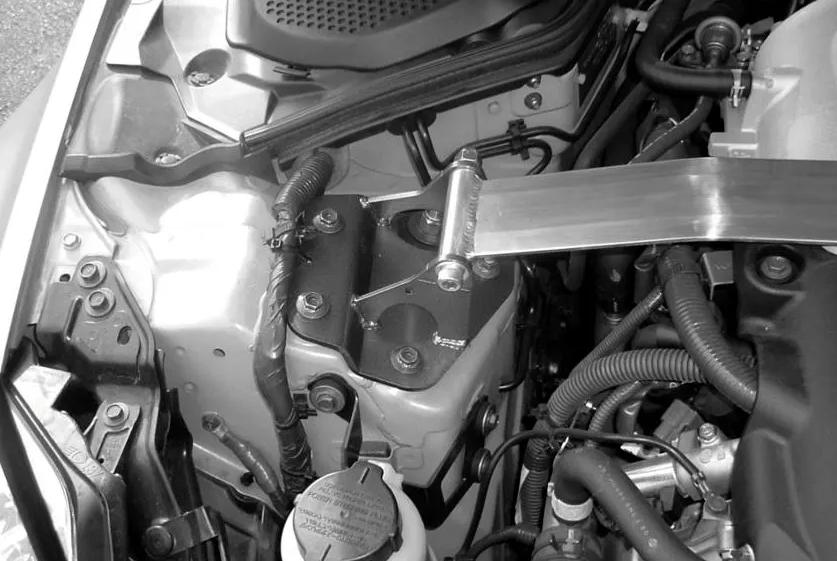 Cusco Type OS Front Strut Tower Bar 2003-2006 Nissan 350Z (Z33)