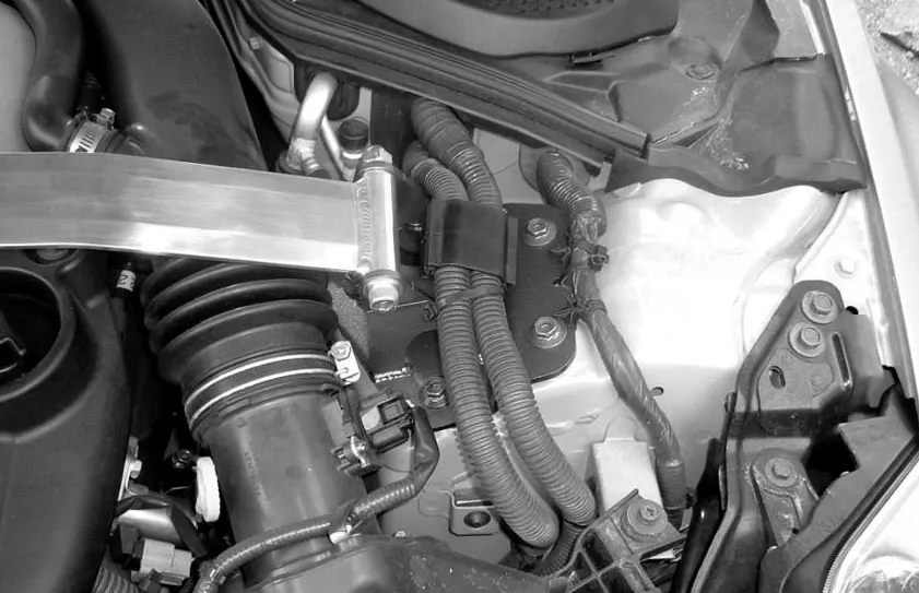 Cusco Type OS Front Strut Tower Bar 2003-2006 Nissan 350Z (Z33)