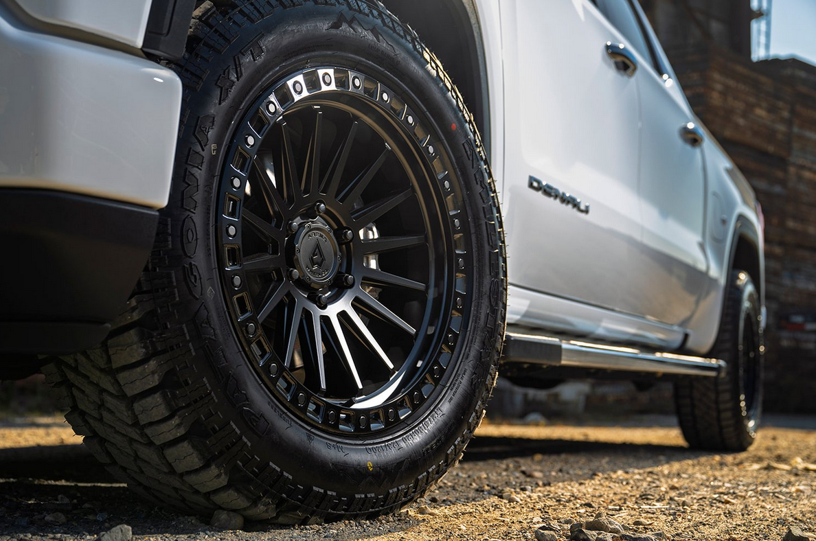 17x9.0 Arena Mesa Satin Black w/ Glossy Black Lip