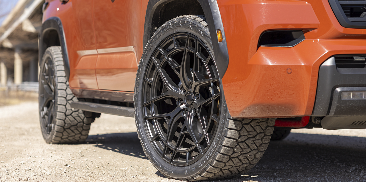 24x10 Niche NC284 Adria Platinum w Brushed Face