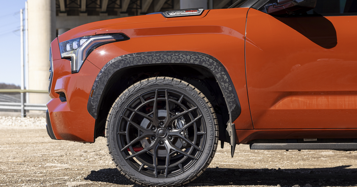 24x10 Niche NC284 Adria Platinum w Brushed Face