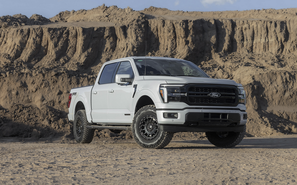 17x8.5 Fuel Fortress FC884 Matte Black w/Gloss Black Lip