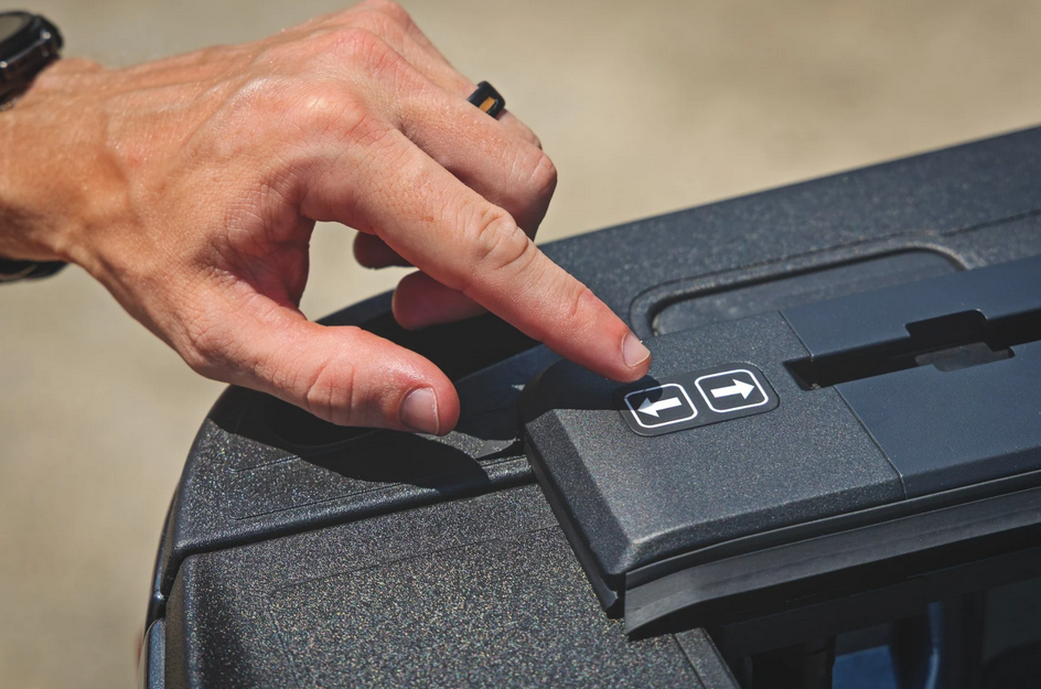 Rough Country Powered Bed Cover 2017-2025 Ford F250/350 2WD/4WD (6'10" Bed)