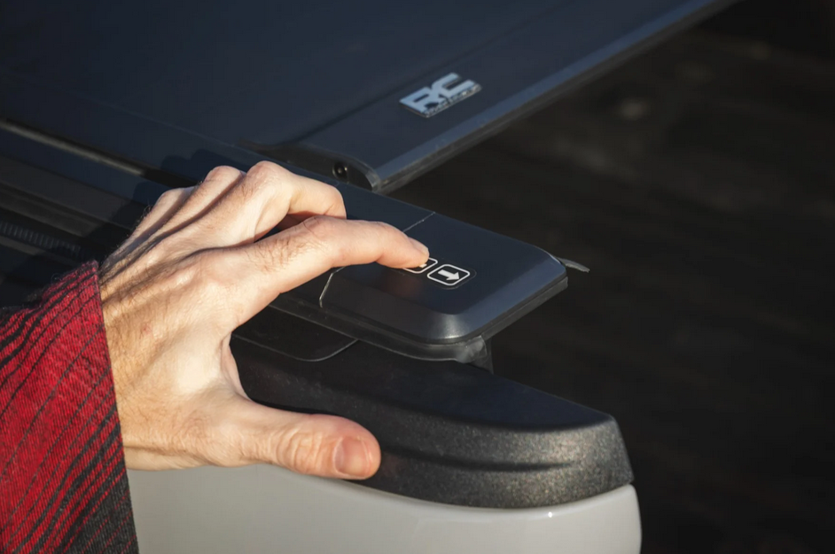 Rough Country Powered Bed Cover 2015-2025 Ford F-150 2WD/4WD (5'7" Bed)