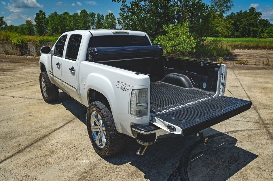 Rough Country Hard Roll Cover 2007-2013 Chevy Silverado / GMC Sierra 1500