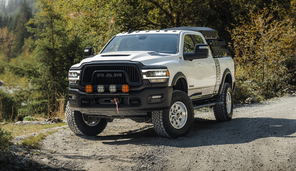 18x9.0 Black Rhino Echo Gloss Silver w/ Machined Face