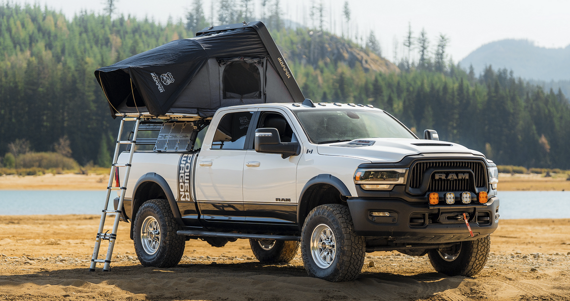 18x9.0 Black Rhino Echo Gloss Silver w/ Machined Face