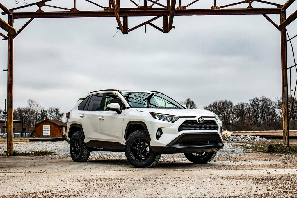 Rough Country 2.5" Lift Kit 2019-2023 Toyota RAV4 2WD/4WD