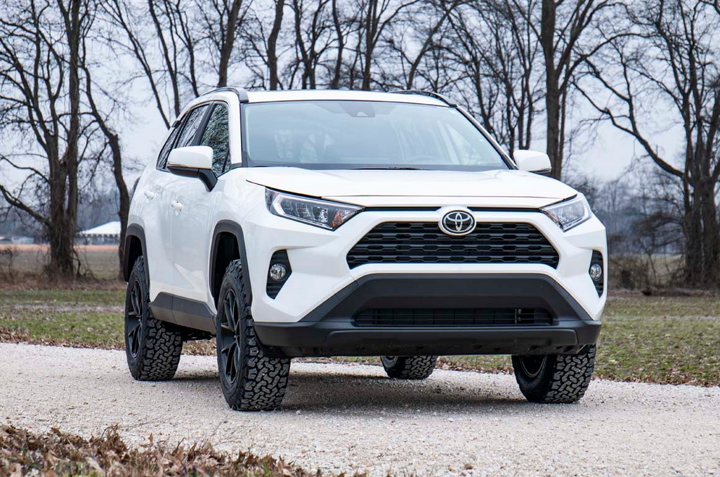 Rough Country 2.5" Lift Kit 2019-2023 Toyota RAV4 2WD/4WD