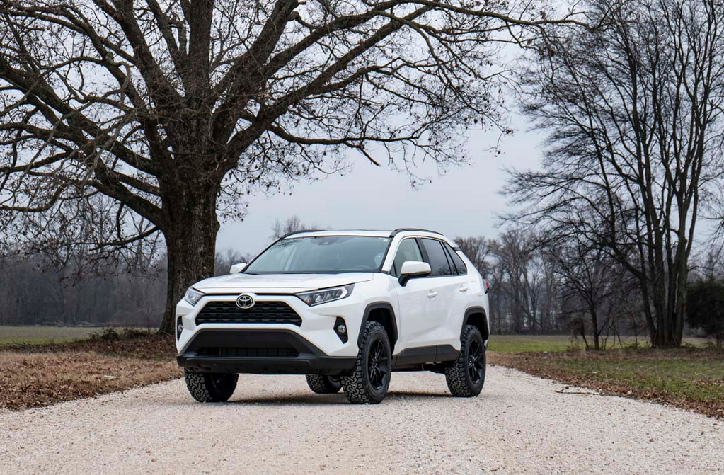 Rough Country 2.5" Lift Kit 2019-2023 Toyota RAV4 2WD/4WD