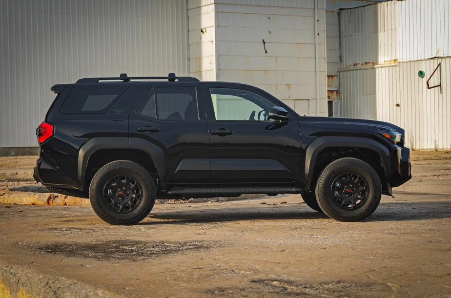 Rough Country 1.5-2" Leveling Kit 2025 Toyota 4Runner 4WD