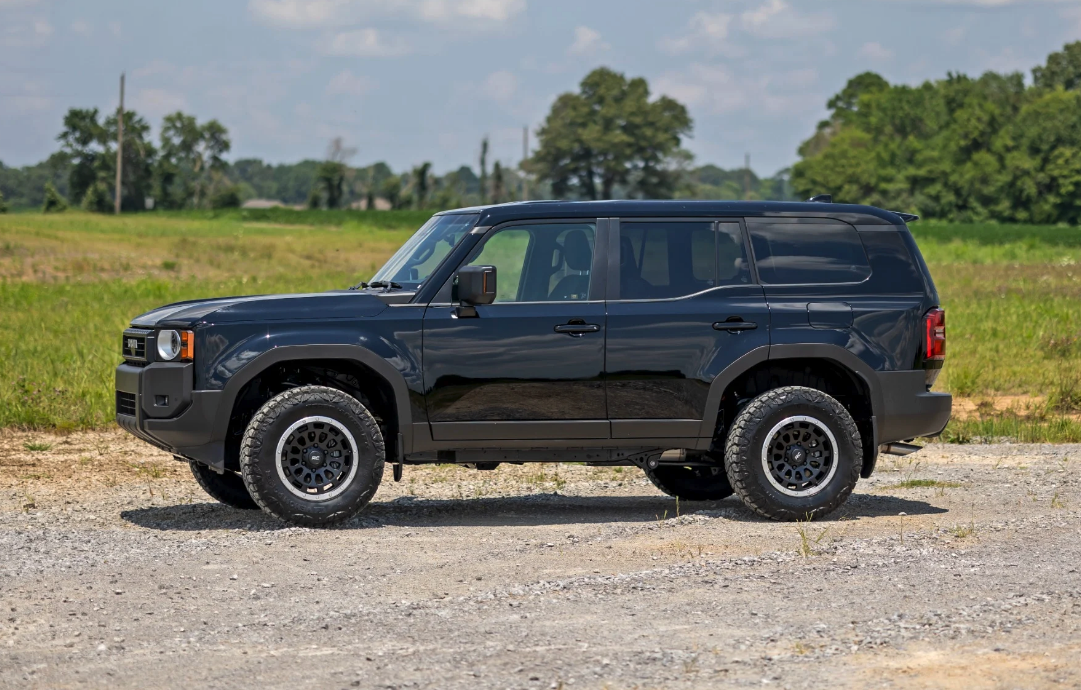 Rough Country 1" Leveling Kit 2024-2025 Toyota Land Cruiser 4WD