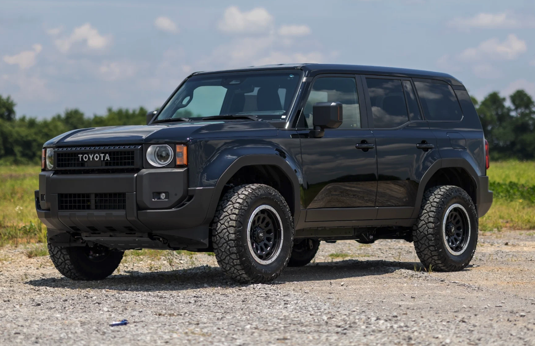 Rough Country 1" Leveling Kit 2024-2025 Toyota Land Cruiser 4WD