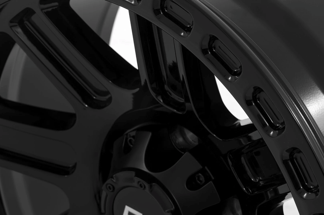 18x8.5 Rough Country 84 Series Wheel Gloss Black