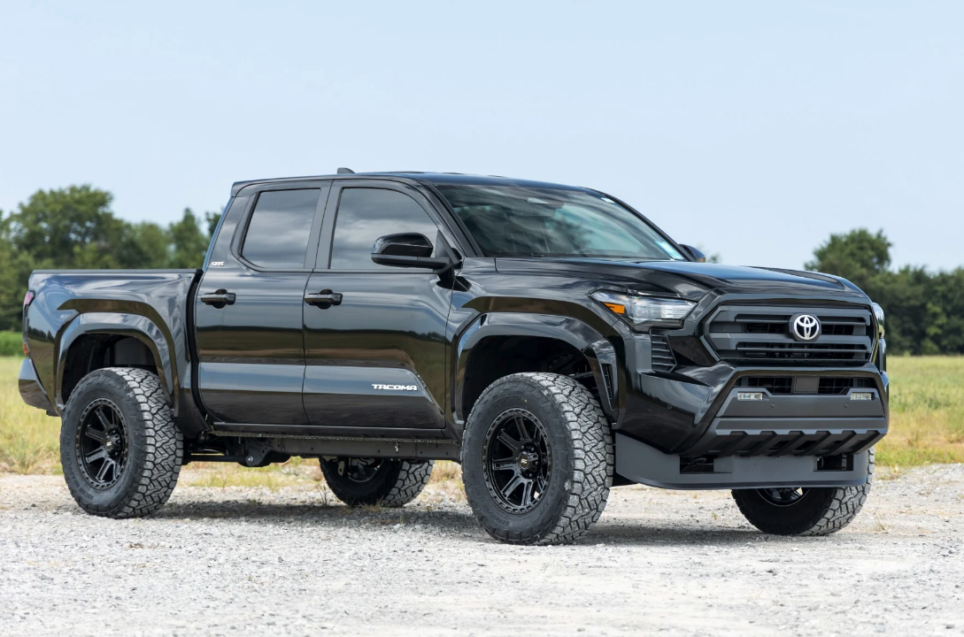 18x8.5 Rough Country 84 Series Wheel Gloss Black