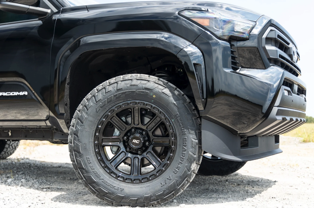 18x8.5 Rough Country 84 Series Wheel Gloss Black