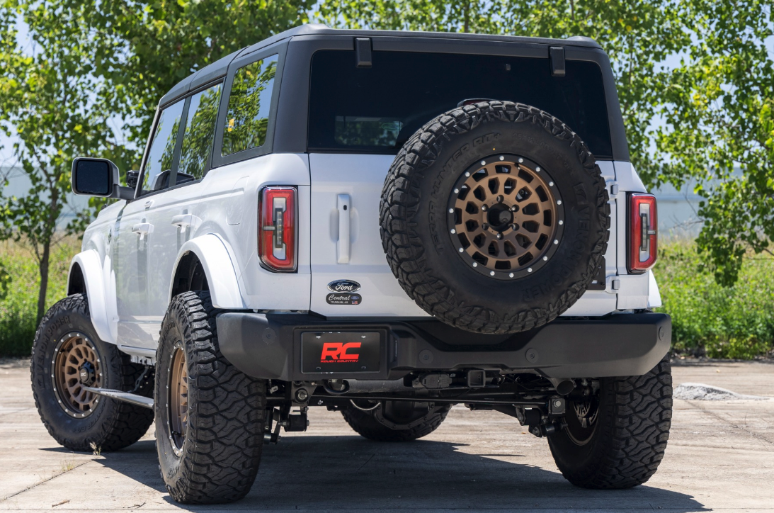 17x8.5 Rough Country 87 Series Wheel Bronze/Black