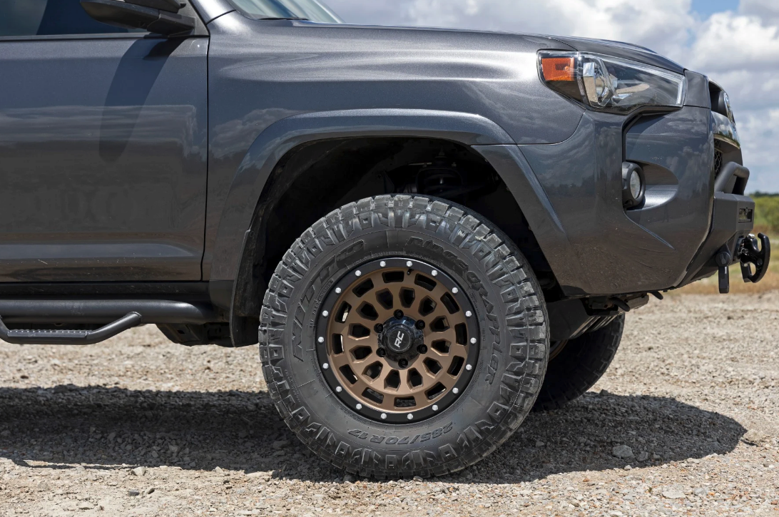 17x8.5 Rough Country 87 Series Wheel Bronze/Black