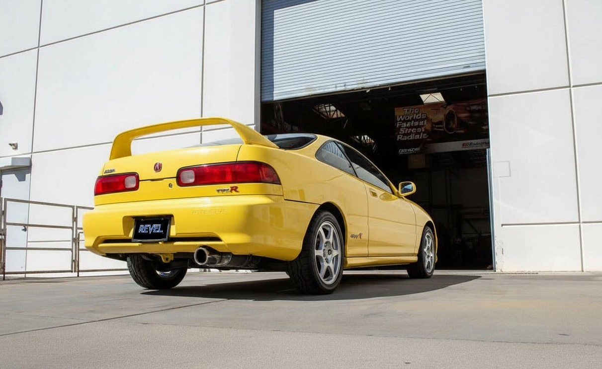 Revel Medalion Street Plus 1997-2001 Acura Integra Type-R