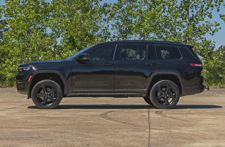 Rough Country 2" Lift Kit 2021-2026 Jeep Grand Cherokee L 2WD/4WD (w/o Air Suspension)