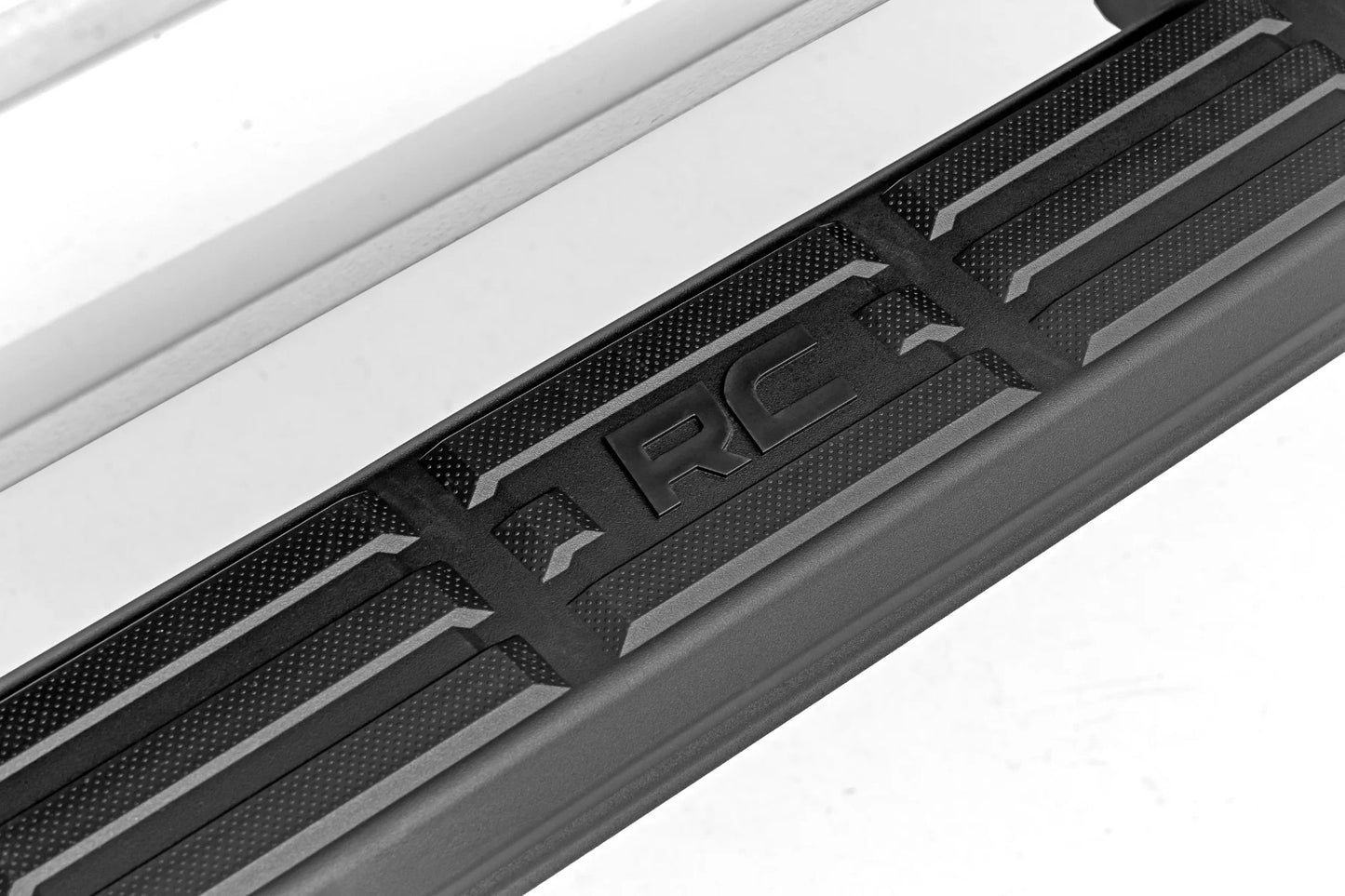 Rough Country TR2 Running Boards 2007-2019 & Classic Chevy/GMC 1500/2500HD/3500HD
