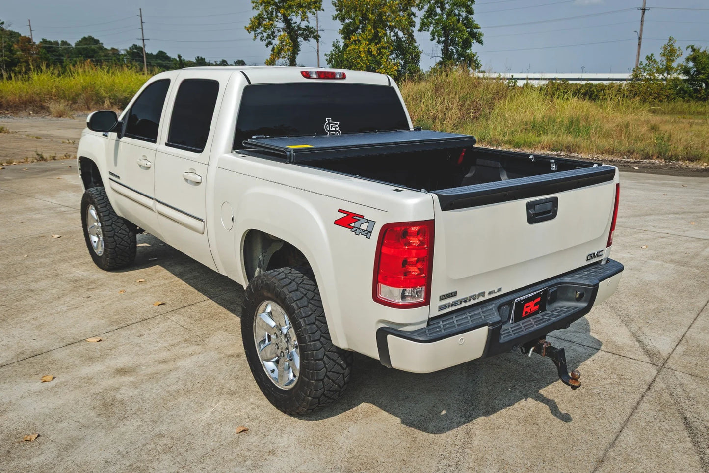 Rough Country Hard Low Profile Bed Cover 2007-2013 Chevy/GMC 1500
