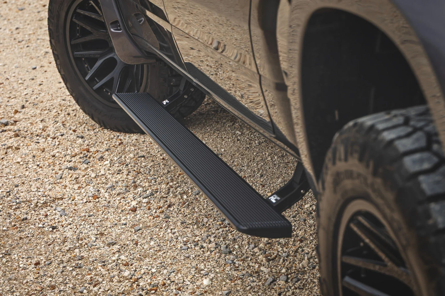 Rough Country Elite Series Power Running Boards 2010-2026 Ram 2500/3500 Crew Cab