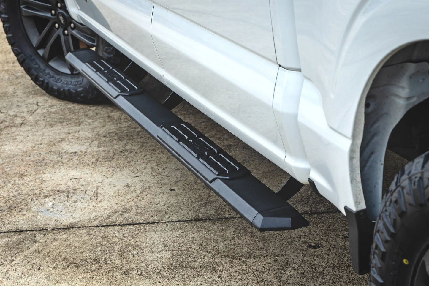 Rough Country TR2 Running Boards 2015-2026 Ford F-150/F-250/F-350 2WD/4WD