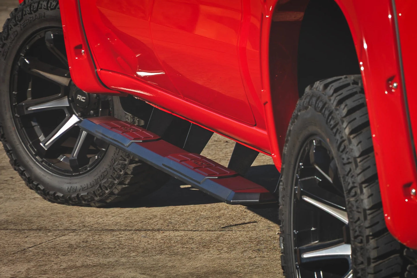 Rough Country TR2 Running Boards 2019-2026 Chevy/GMC 1500/2500HD/3500HD