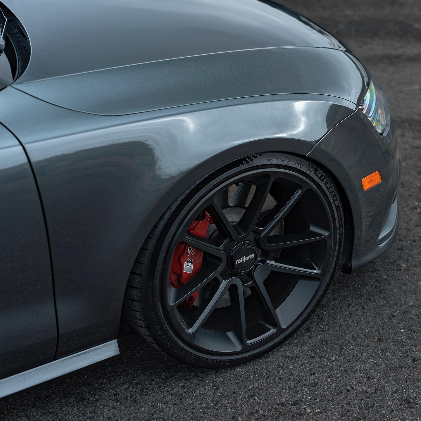 21x9.0 Rotiform BTL Matte Black w/ Black Cap