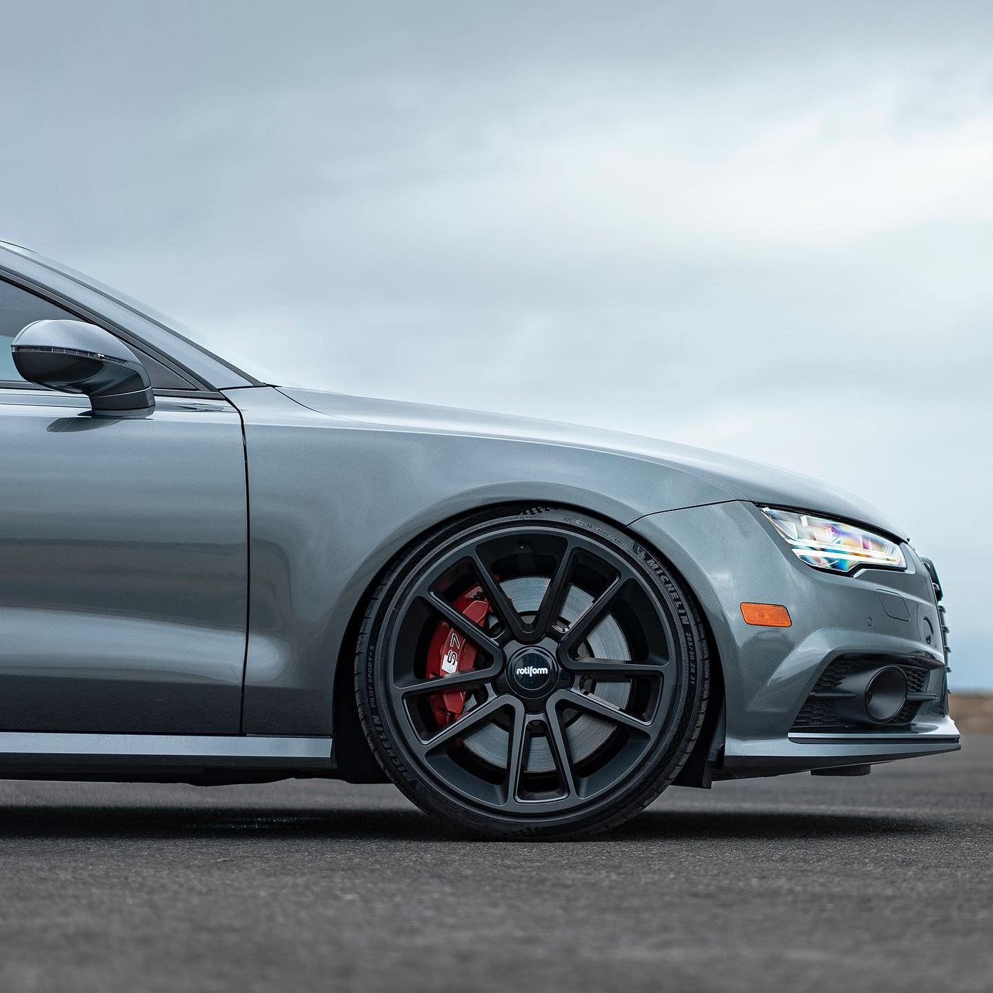 21x9.0 Rotiform BTL Matte Black w/ Black Cap