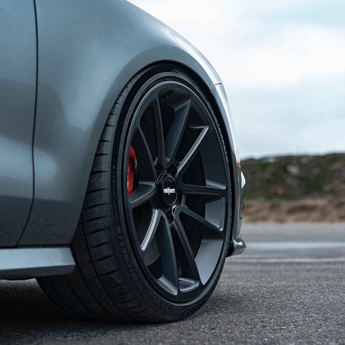 21x9.0 Rotiform BTL Matte Black w/ Black Cap