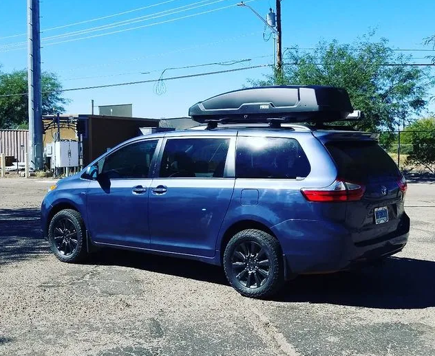 Traxda Leveling Kit 2004-2020 Toyota Sienna - 2" Front / 1.8" Rear (includes Sway Bar Links & Shock Brackets) 906030