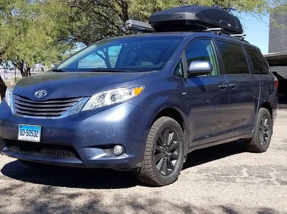 Traxda Leveling Kit 2004-2020 Toyota Sienna - 2" Front / 1.8" Rear (includes Sway Bar Links & Shock Brackets) 906030