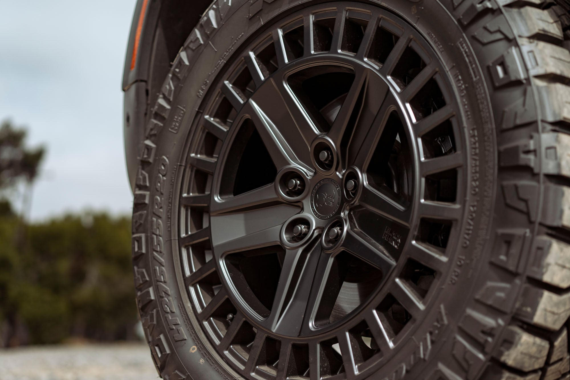 18x8.5 Black Rhino Alston – Darkside Motoring